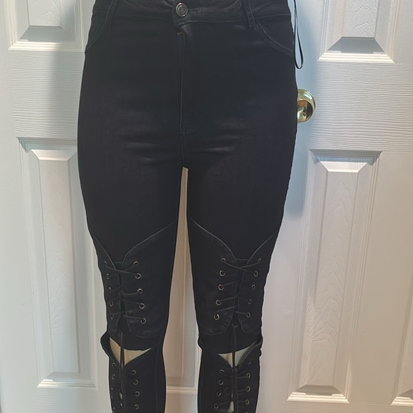 NWT Fashion Nova-  double trouble lace up front jeans size 7 - Picture 2 of 5
